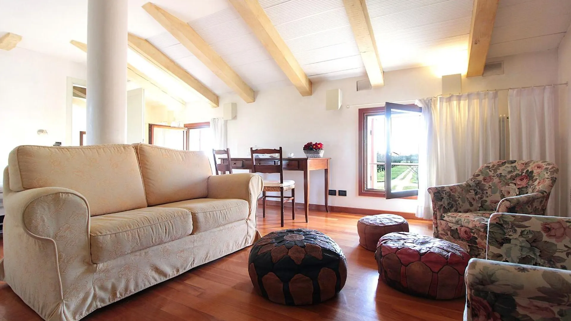 Terrace Apartment, Pool, Garden, Treviso Silea