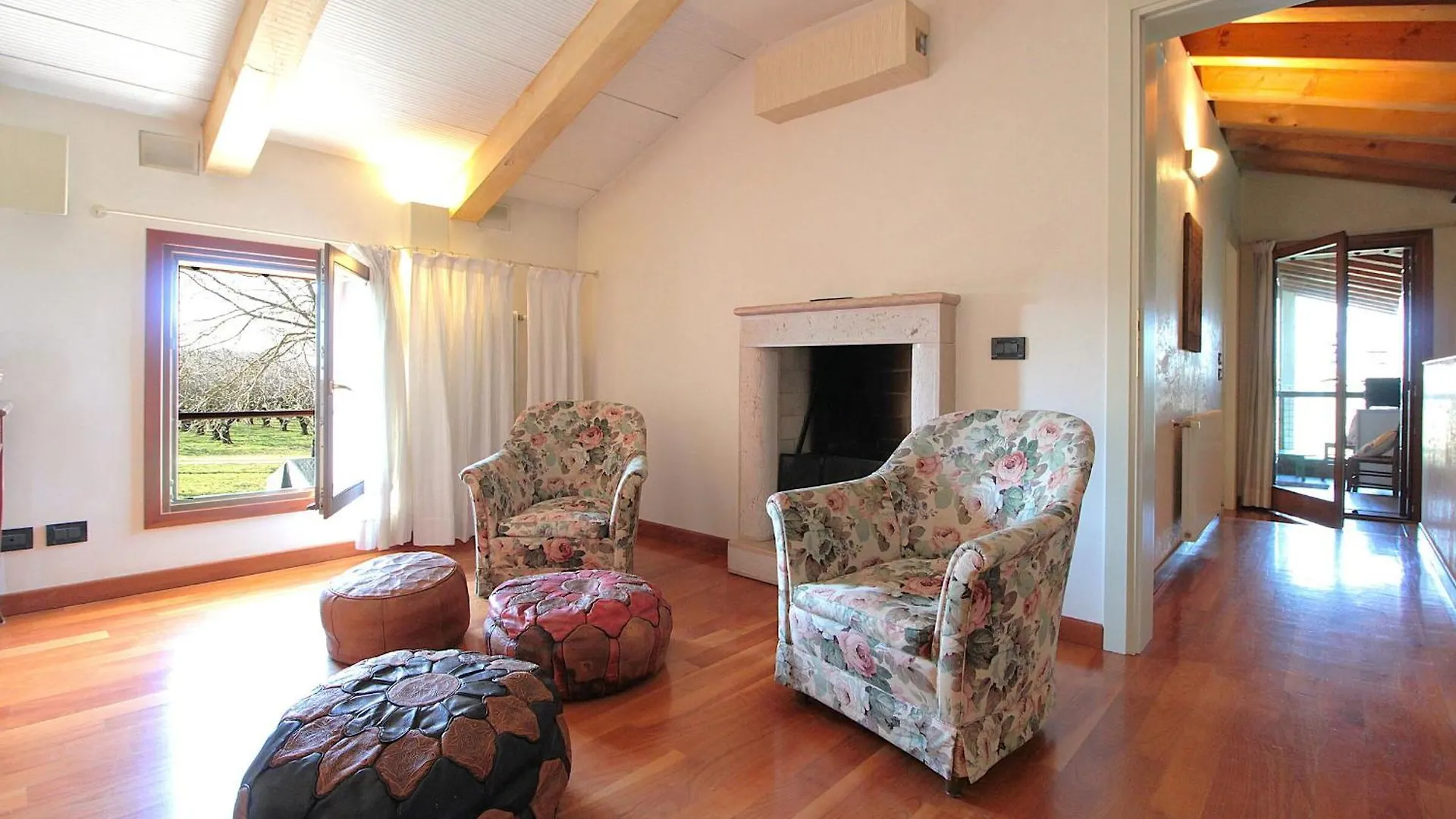 Terrace Apartment, Pool, Garden, Treviso Silea Italy